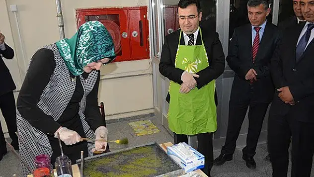 Kulu'da Ebru sergisi açıldı