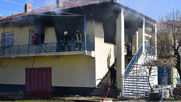Kulu'da ev yangını : 1 yaralı
