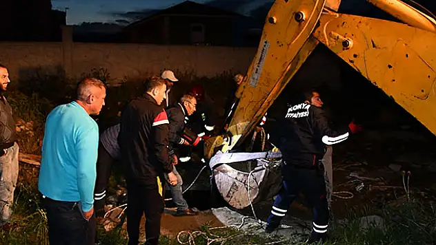 Kulu'da foseptiğe düşen inek kurtarıldı