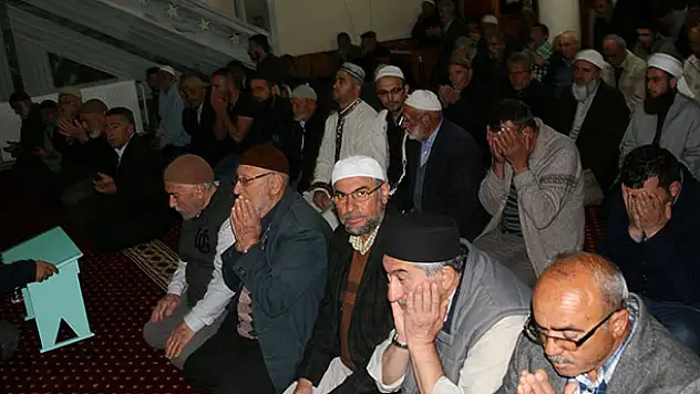 Kulu'da hatimli teravih namazı 5 yıldır devam ediyor