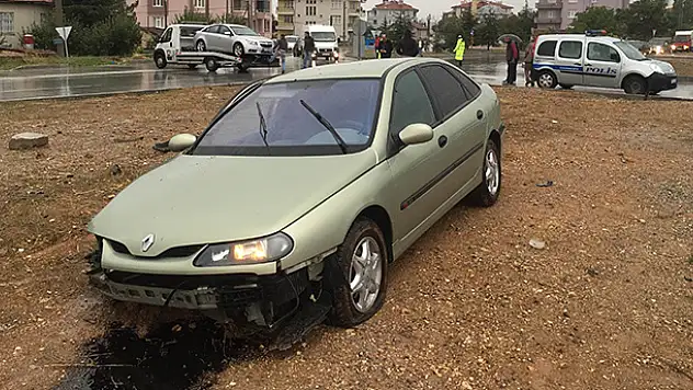 Kulu'da iki otomobil çarpıştı : 1 Yaralı
