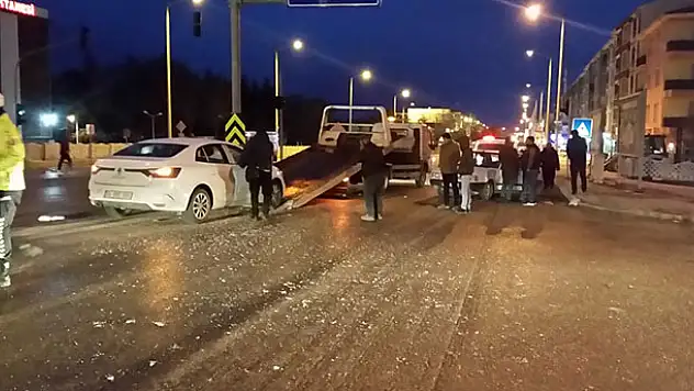 Kulu'da iki otomobil çarpıştı