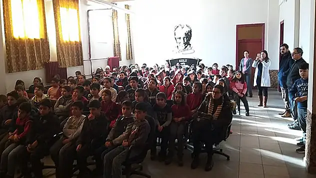 Kulu'da ilkokul öğrencilerine doktorluk mesleği anlatıldı