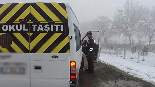 Kulu'da jandarma öğrenci taşıtlarını denetledi