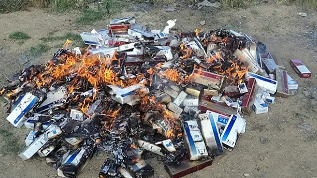 Kulu'da Kaçak Sigara ve Esrar Ele Geçirildi