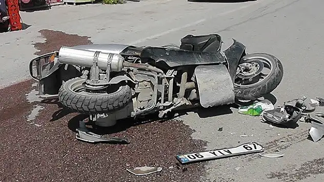 Kulu'da kamyonetle motosiklet çarpıştı : 1 yaralı