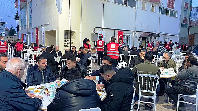 Kulu'da Kızılay'dan 150 kişiye iftar yemeği
