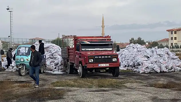 Kulu'da kömür dağıtımı başladı
