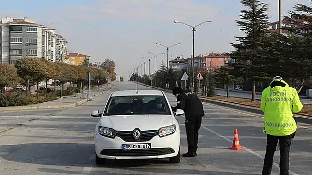 Kulu'da Kovid-19 yasaklarını ihlal eden 10 kişiye para cezası