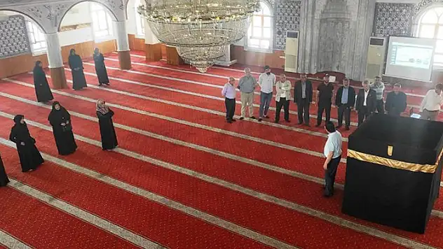 Kulu'da kutsal topraklara gidecek hacı adaylarına eğitim verildi

