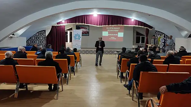 Kulu'da muhtarlara 'Aile Okulu' projesi çerçevesinde eğitim verildi
