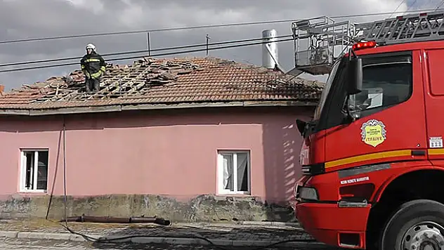 Kulu'da müstakil evde çatı yangını