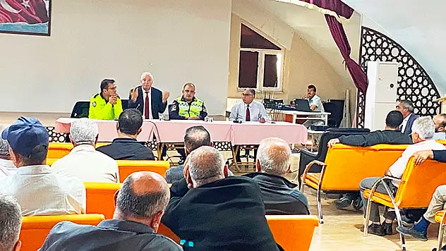 Kulu'da öğrenci taşımacılığı yapan sürücülerle toplantı yapıldı

