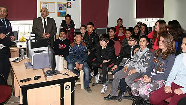 Kulu'da Okullarda Trafik Dedektifliği Eğitim Sürüyor