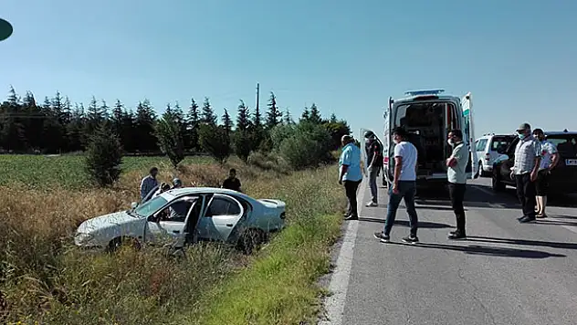 Kulu'da otomobil şarampole uçtu 2 kişi yaralandı