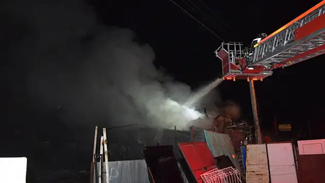 Kulu'da sanayi sitesinde çıkan yangın söndürüldü
