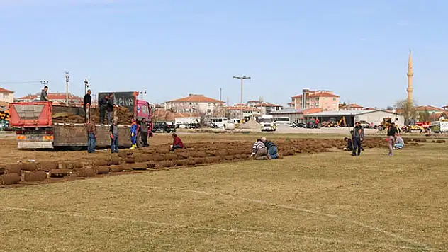 Kulu'da şehir stadyumu yıkıldı