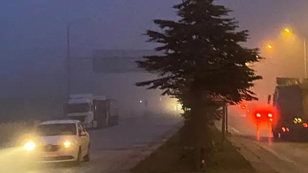 Kulu'da sis trafiği olumsuz etkiledi