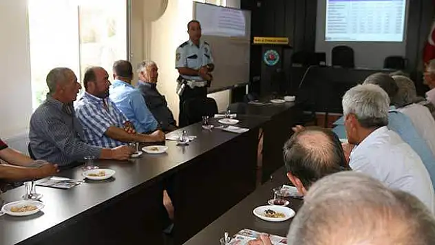 Kulu'da Traktör Sürücülerine Seminer Verildi