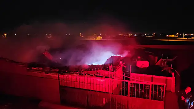 Kulu'da yangın çıkan ağıl kullanılamaz hale geldi
