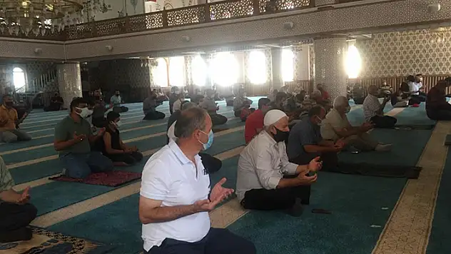 Kulu'da yangın ve selde hayatını kaybedenler için mevlit okutuldu
