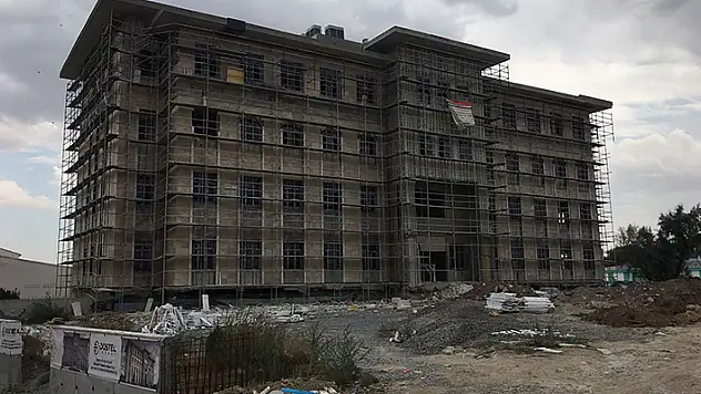 Kulu'da yeni hükümet konağının kaba inşaatı tamamlandı
