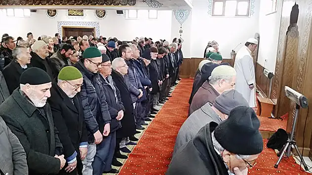 Kulu'da yenisi yapılan Halime Hatun Kubbeli Camisi ibadete açıldı