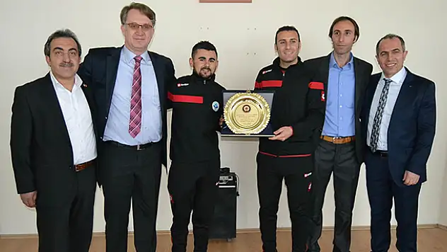 Kulu Emniyet Müdürü'nden plaket