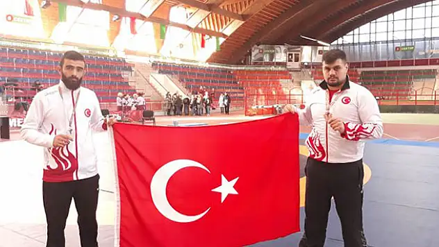 Kulu madalyaları topladı