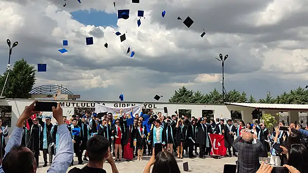 Kulu MYO'da mezuniyet heyecanı yaşandı
