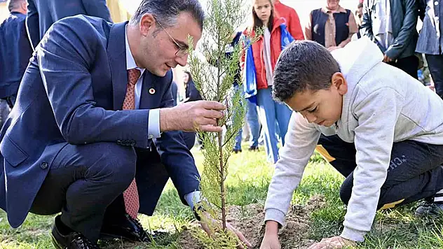 Kulu ve Karapınar'da fidanlar toprakla buluştu