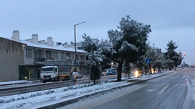Kulu'ya mevsimin ilk karı yağdı