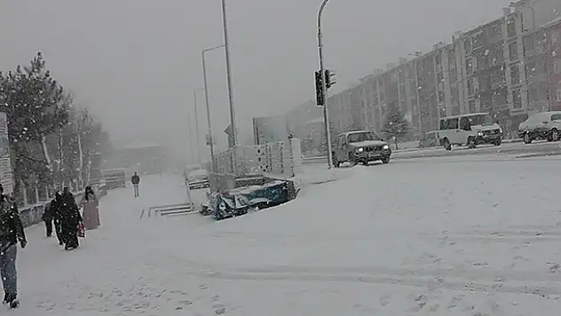 Kulu'ya yılın ilk karı yağdı