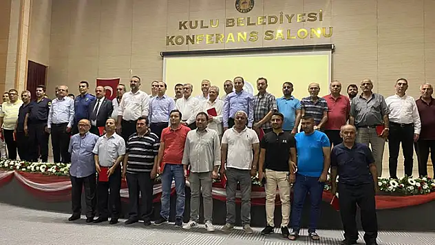 Kulu'da 25 yılını dolduran esnaflara plaket
