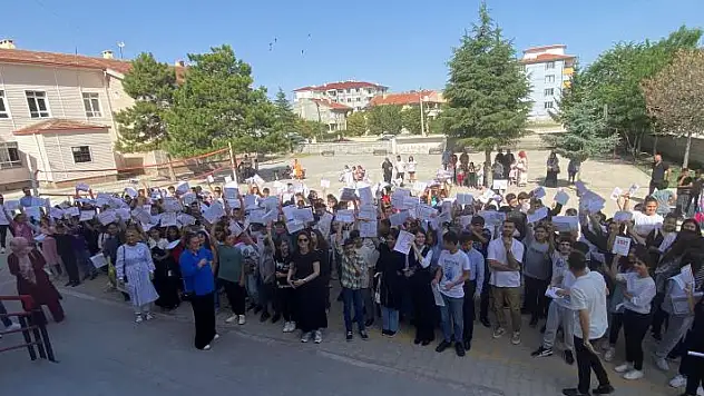Kulu'da 7 bin 600 öğrenci karne aldı

