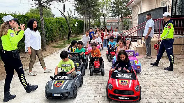 Kulu'da anaokulu öğrencilerine trafik güvenliği eğitimi