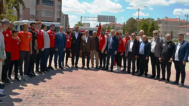 Kulu'da başarılı sporcular ödüllendirildi
