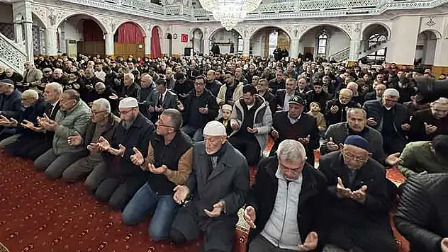 Kulu'da Bayram Namazı coşkusu