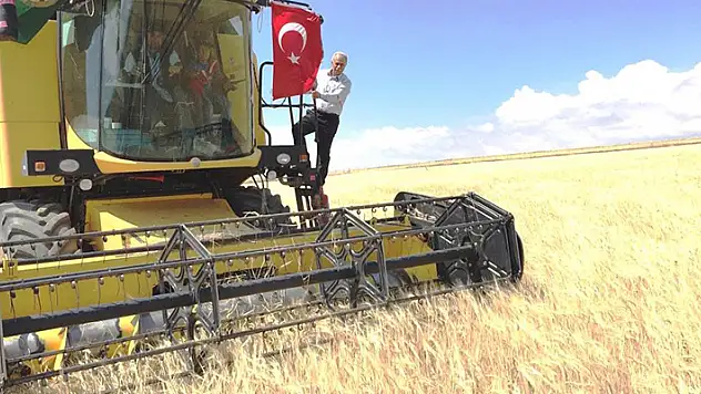 Kulu'da biçerdöverle hasat fiyatları belirlendi
