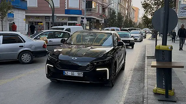 Kulu'da bir ilk yolda gören bir kez daha baktı
