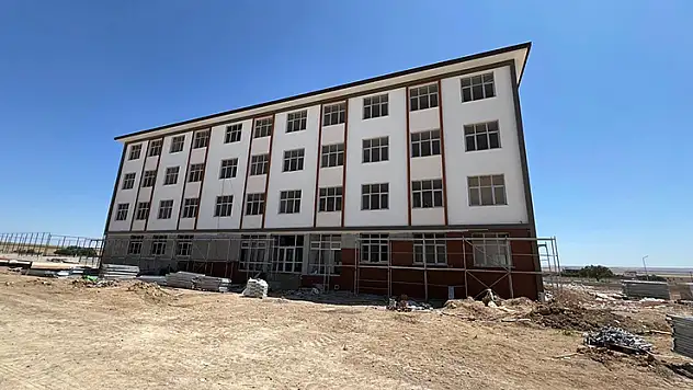 Kulu'da Fahrettin Koca Fen Lisesi yeni dönemde öğrenci alacak
