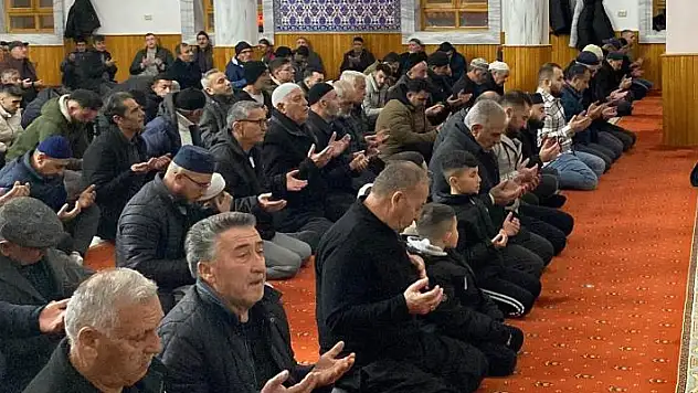 Kulu'da Miraç Kandili'nde camiler doldu

