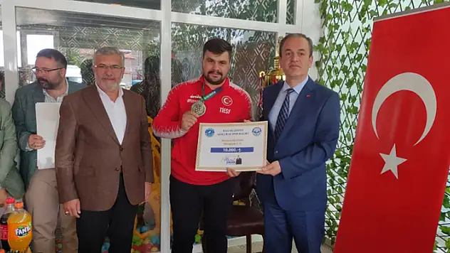 Kulu'da sporcular ödüllendirildi
