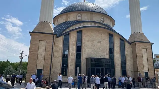 Kulu'da yapımı tamamlanan camide ilk Cuma Namazı kılındı