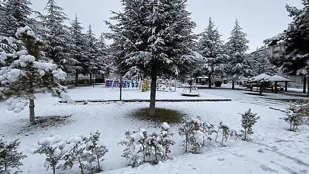 Kulu'da yılın ilk karı yağdı
