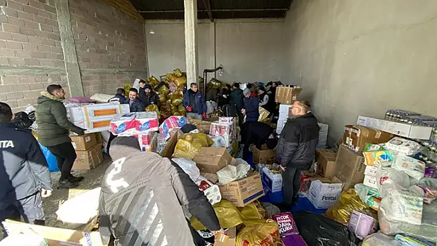 Kulu'nun deprem bölgesine yardımı devam ediyor
