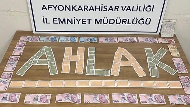 Kumar oynayan 8 kişiyi polis suçüstü yaptı
