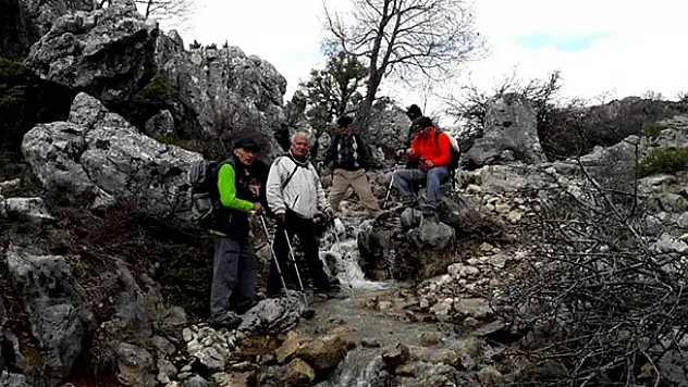 Küpe Dağı'nda çevre temizliği yapıldı