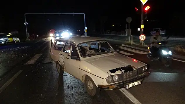 Kural ihlali kaza yaptırdı, 2'si ağır 5 kişi yaralandı
