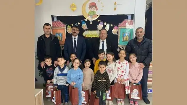 Kur'an kursu miniklerine ramazana özel hediyeler
